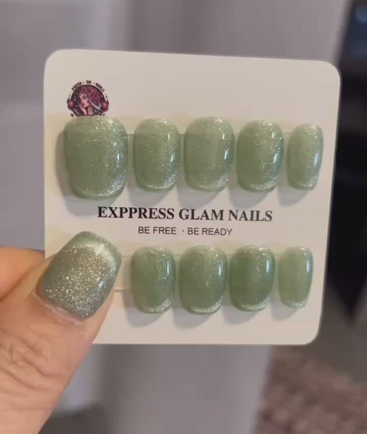 Cat Eye Green Smile Tip Press On Nails E19