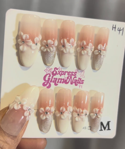 White Flower French Tip H41