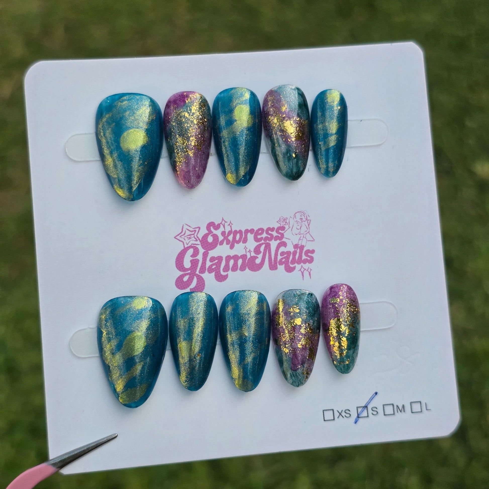 Marble Short Almond I28 - Express Glam Nails